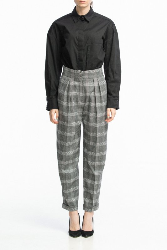 Брюки в серую клетку с манжетом