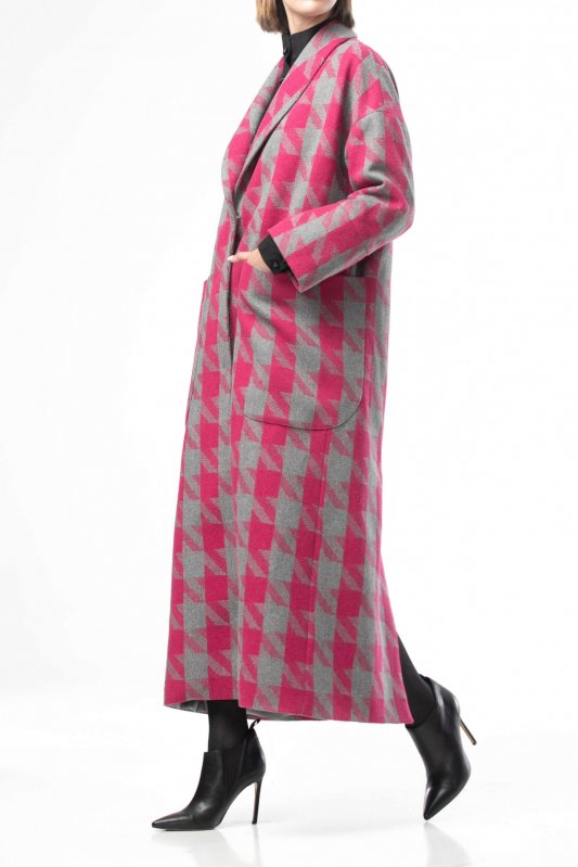 Пальто у велику сіро-рожеву гусячу лапку