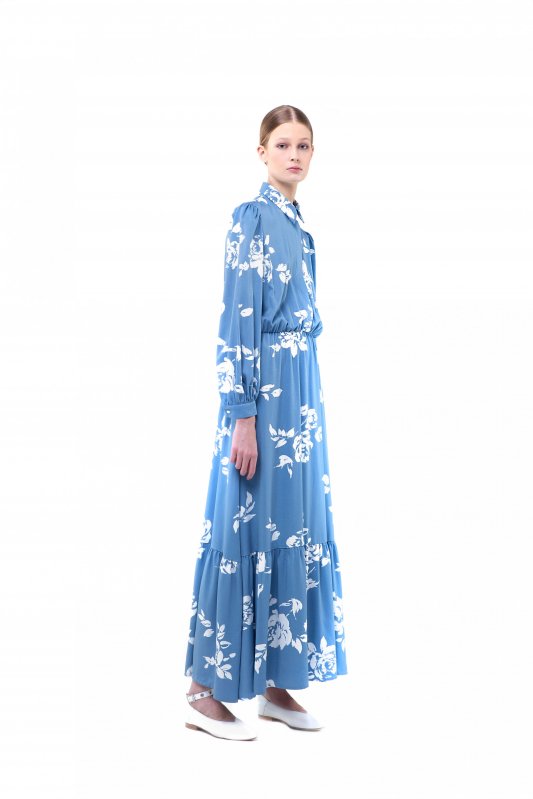 Довга блакитна  бавовняна сукня з квітковим мотивом