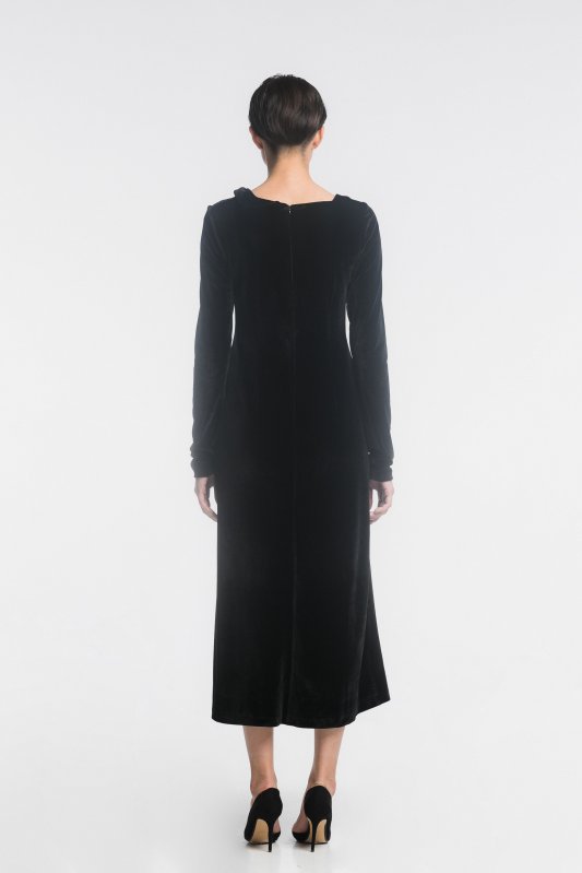 Чорна оксамитова сукня з асиметричним декольте Фото 3
