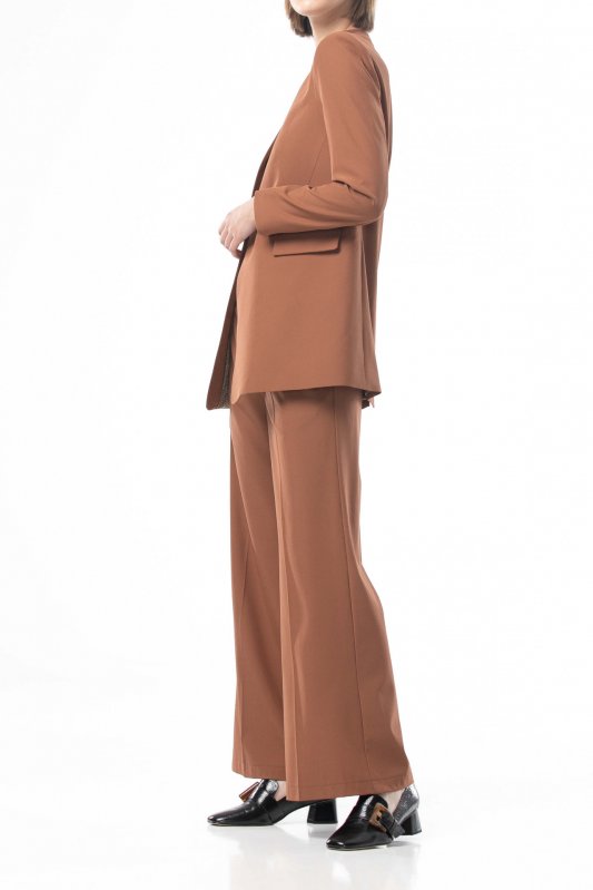 Бежевые прямые брюки со стрелками Фото 2