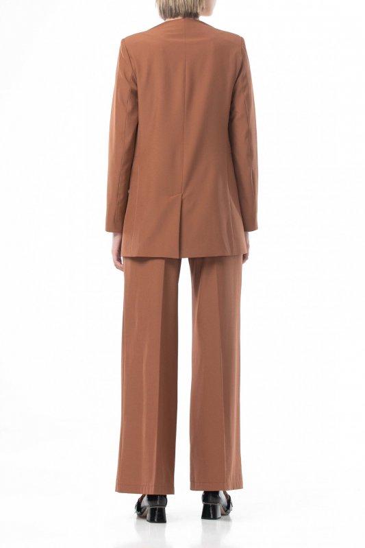 Бежевые прямые брюки со стрелками Фото 3