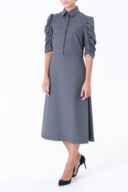 Сукня сіра костюмна з рукавом в збірку Фото 2