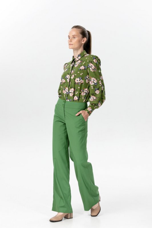 Блузка зеленая с цветочным принтом Фото 2