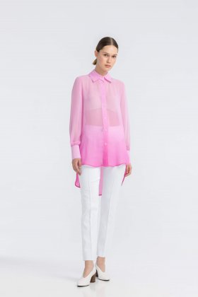 Светло-розовая шифоновая рубашка 