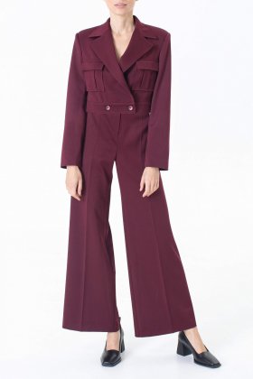 Укорочений піджак бордового кольору з накладними кишенями